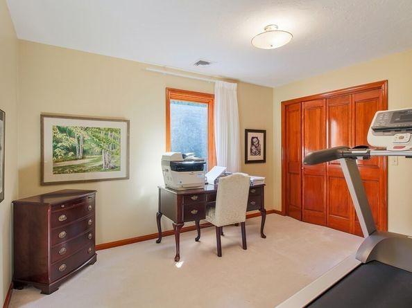 15 Greenview Lane, Worcester MA 01609