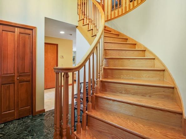 15 Greenview Lane, Worcester MA 01609