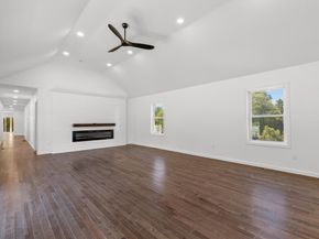 18 Leland St, Grafton MA 01519