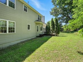 392 Farm Rd, Marlborough MA 01752