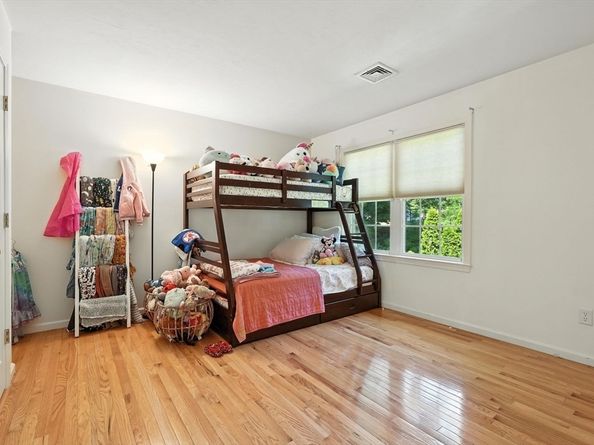 392 Farm Rd, Marlborough MA 01752