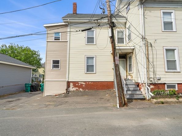 96 Lewis St, Lynn MA 01902