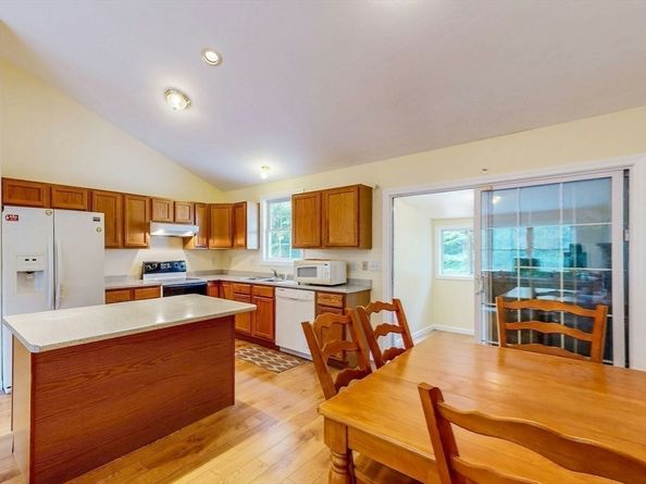 10 Joppa Rd, Worcester MA 01602