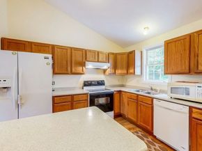 10 Joppa Rd, Worcester MA 01602