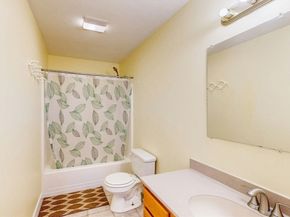 10 Joppa Rd, Worcester MA 01602