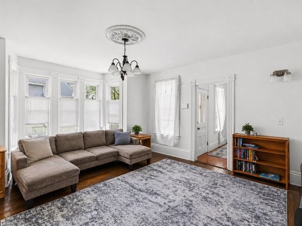 10 Barrows Street, Middleboro MA 02346