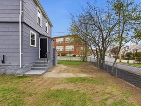 17 Tuckers Ct, Peabody MA 01960