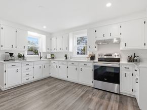 17 Tuckers Ct, Peabody MA 01960