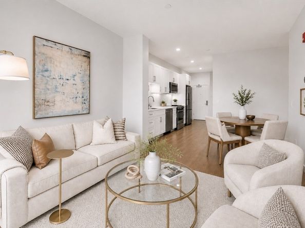 205 Maverick St U308, Boston MA 02128