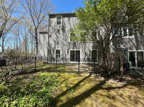 96 Anderer Lane 5, Boston MA 02132