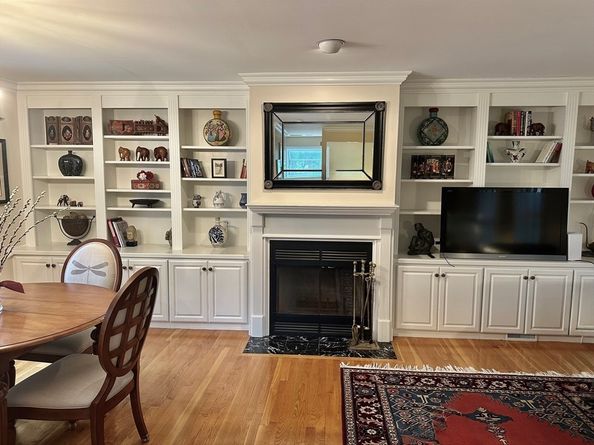 96 Anderer Lane 5, Boston MA 02132
