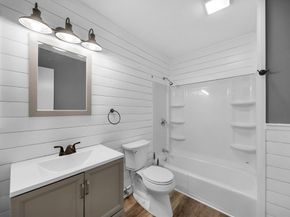 147 Milk St 16, Westborough MA 01581