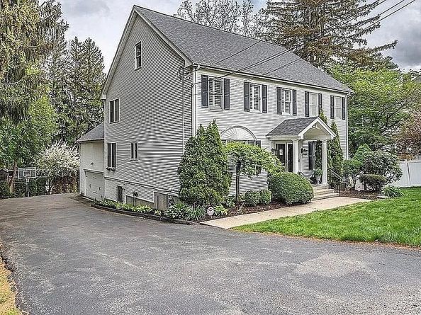 396 Dedham St, Newton MA 02459