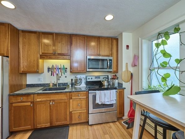 6 Bedford Street 1F, Somerville MA 02143