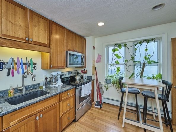 6 Bedford Street 1F, Somerville MA 02143