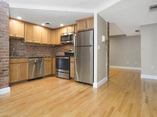 95 Gainsborough St 7, Boston MA 02115