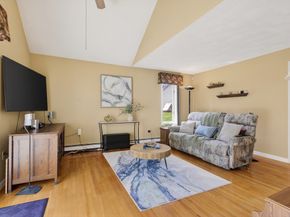 43 Hampshire Road, Peabody MA 01960