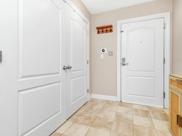 501 Commerce Dr 2204, Braintree MA 02184