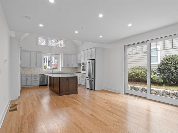 10 Deerpath Lane 10, Reading MA 01867