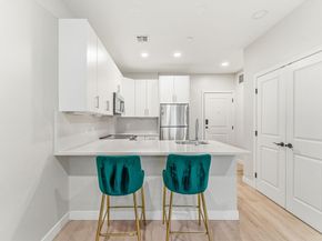 157 Chestnut St 203, Chelsea MA 02150