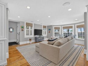 29 Pleasant St, Hingham MA 02043
