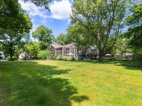 29 Pleasant St, Hingham MA 02043
