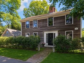 29 Pleasant St, Hingham MA 02043