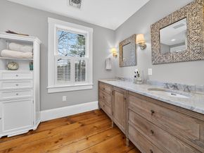 29 Pleasant St, Hingham MA 02043