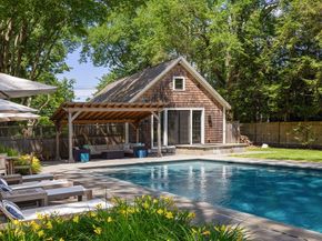 29 Pleasant St, Hingham MA 02043