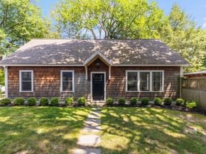 29 Pleasant St, Hingham MA 02043