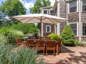 29 Pleasant St, Hingham MA 02043