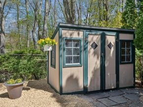 25 Elm Ct, Millbury MA 01527