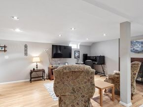 8 Burtenmare Circle, Paxton MA 01612