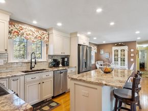 8 Burtenmare Circle, Paxton MA 01612