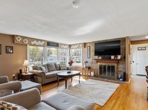 8 Burtenmare Circle, Paxton MA 01612