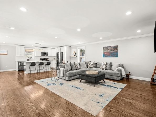 360 Lynn St, Malden MA 02148