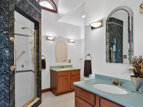 15 Bullard St, Holliston MA 01746