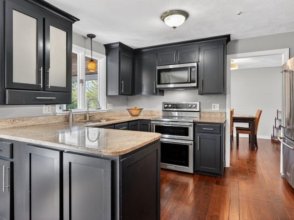 15 Bullard St, Holliston MA 01746