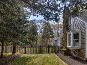12 Noyes Ave, Mattapoisett MA 02739