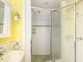 12 Noyes Ave, Mattapoisett MA 02739