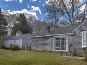 12 Noyes Ave, Mattapoisett MA 02739
