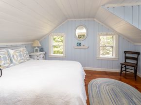 12 Noyes Ave, Mattapoisett MA 02739