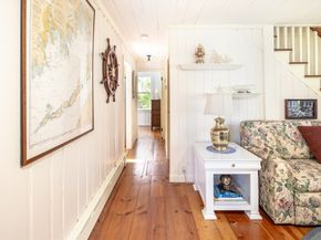 12 Noyes Ave, Mattapoisett MA 02739