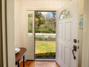12 Noyes Ave, Mattapoisett MA 02739