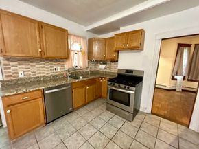 3 Gloucester Rd, Worcester MA 01607