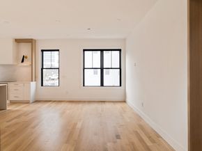 17 South Waverly St 17, Boston MA 02135