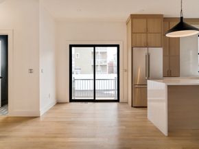 17 South Waverly St 17, Boston MA 02135