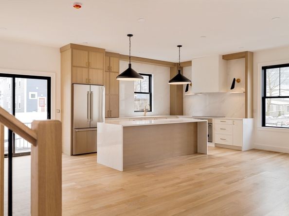 17 South Waverly St 17, Boston MA 02135