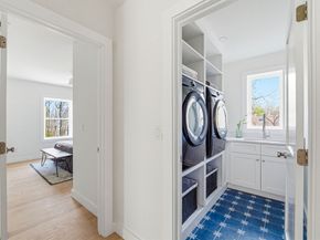 16 Hillside Park, Melrose MA 02176
