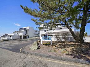25 Oceanside Drive 25, Hull MA 02045